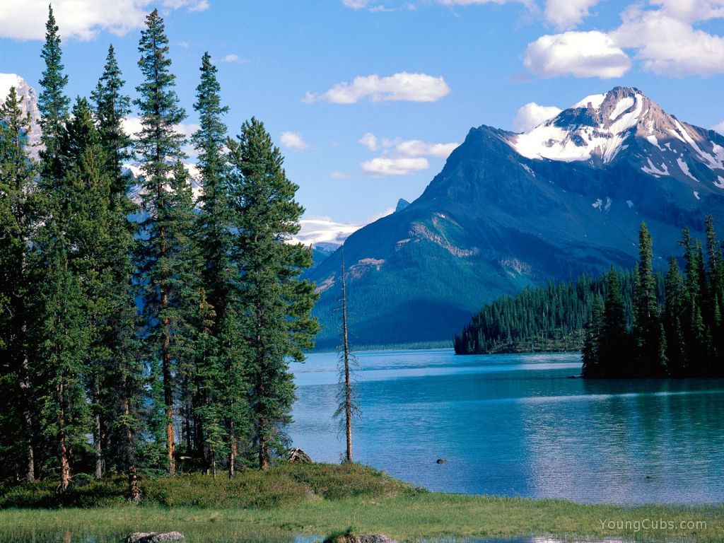 Maligne Lake, Jasper National Park, Alberta, Canada